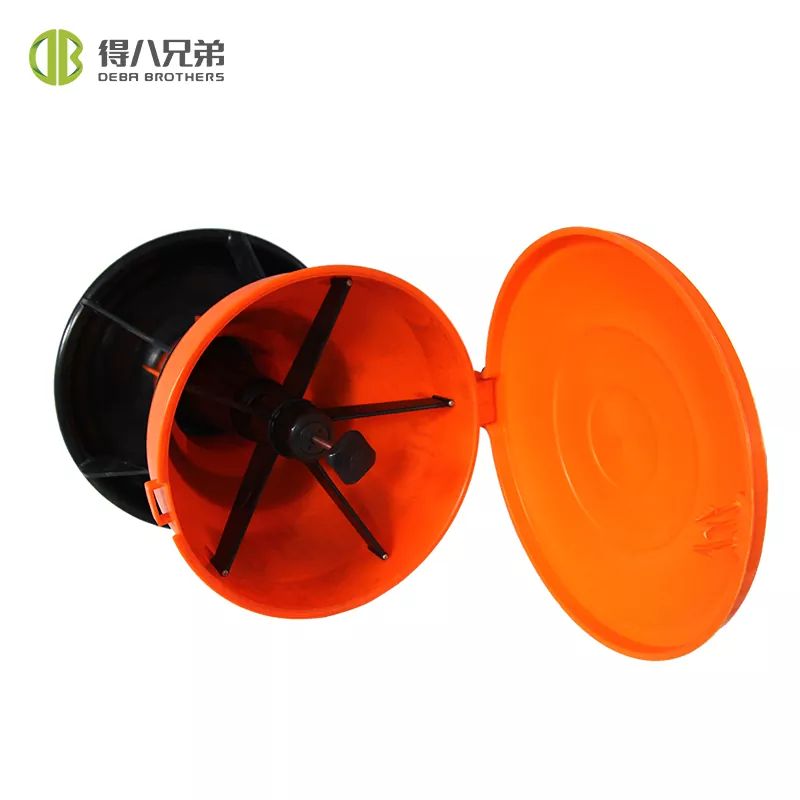 पिगलेट स्वत: खुवाउने गर्त